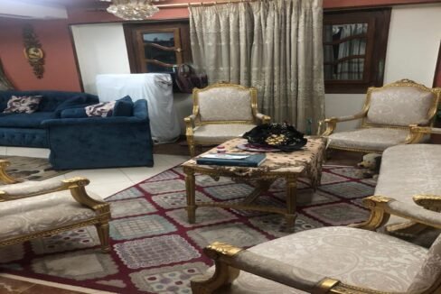 شقة للبيع في شارع طه حسين 🏡 شقة للبيع في شارع طه حسين – موقع مميز جدًا وعلى الشارع العمومي مباشرة! فرصة مميزة لامتلاك شقة في أرقى مواقع شارع طه حسين.. أمام وابور النور وبجوار باتشينوس، بالدور السادس وأسانسير! 🔥 فرصة مميزة للسكن أو الاستثمار في موقع حيوي بالقرب من أهم المعالم والخدمات. 📍 الموقع: شارع طه حسين. على الشارع العمومي مباشرة. أمام وابور النور. بجوار باتشينوس. شارع مميز جدًا. 🏠 مواصفات الشقق: غرفتين نوم. ريسبشن 3 قطع. المساحة: 120 متر مربع. الدور السادس. العمارة مكونة من 10 أدوار. يوجد أسانسير. 💰 السعر المطلوب: 3,000,000 جنيه. 📞 للتواصل والاستفسار والمعاينة: 01011467521 🌐 منصة بوابة مصر العقارية بوابتك إلى عالم العقارات 🏡 اعرض عقارك مجانًا عبر موقعنا: شقة للبيع في شارع طه حسين